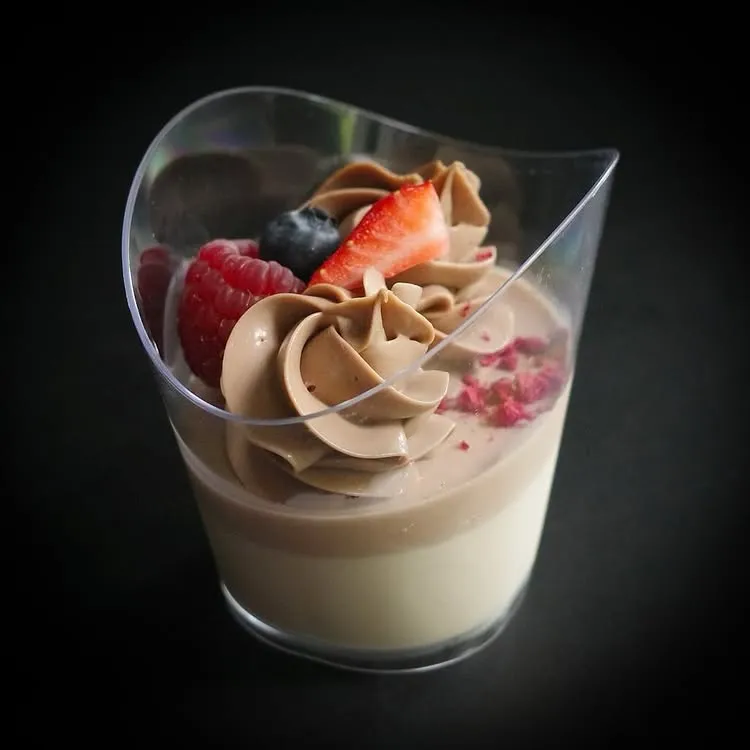 fairyy cakes Baileys panna cotta s čoko namelakou
