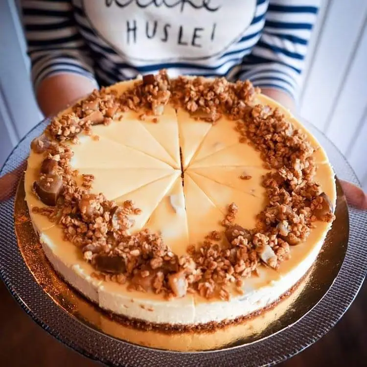 fairyy cakes Hruškový cheesecake s bielou čokoládou a posýpkou z ovsených vločiek