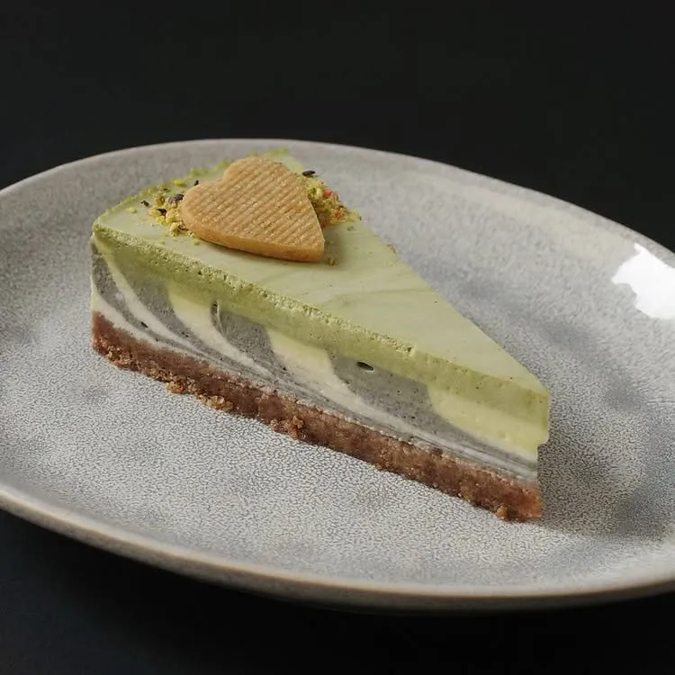 fairyy cakes cheesecake čierny sezam pistácia mousse
